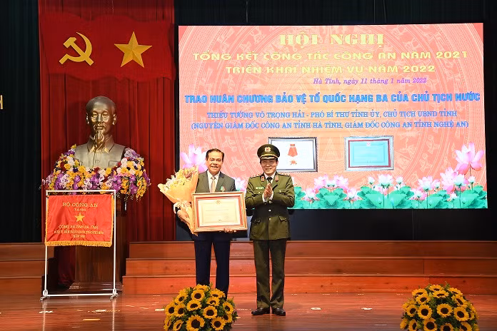 Ha Tinh police overcome difficulties to successfully fulfill assigned tasks -0