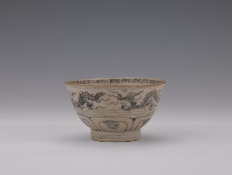 Bat Trang ceramics on show in Hanoi -0