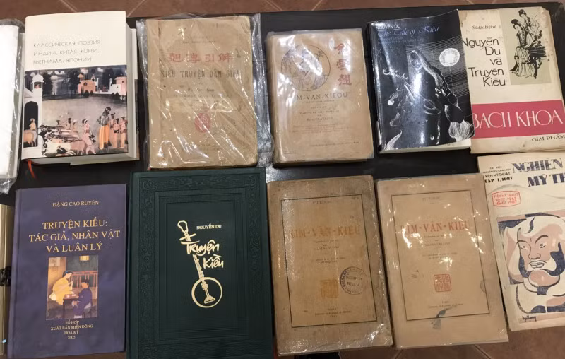 Le Thiet Cuong's book and paintings introduced in Hanoi -0