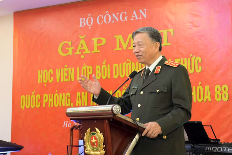 Minister To Lam visits class-1 national security and defense students at National Defense Academy -0