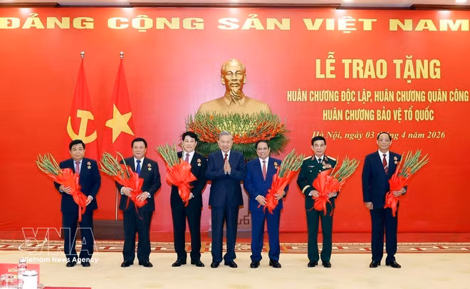 High-ranking Party, State leaders, officials awarded prestigious decorations -0