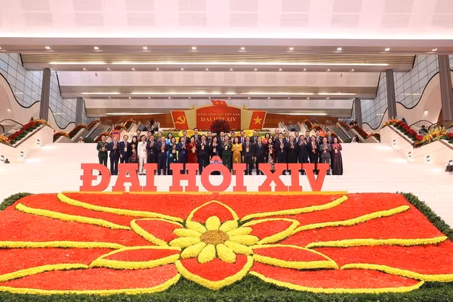 Highlights of fourth working day of 14th National Party Congress -0