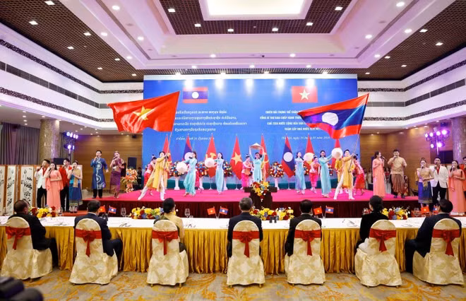 State banquet held in honour of top Lao leader -0