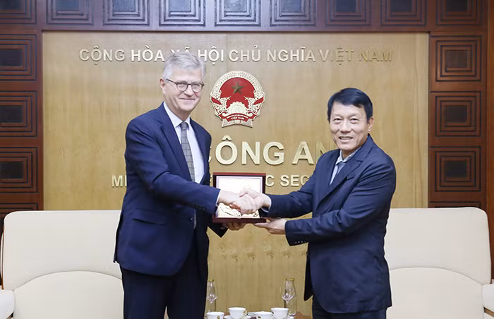 Deputy Minister Luong Tam Quang receives UN Deputy Secretary-General -0