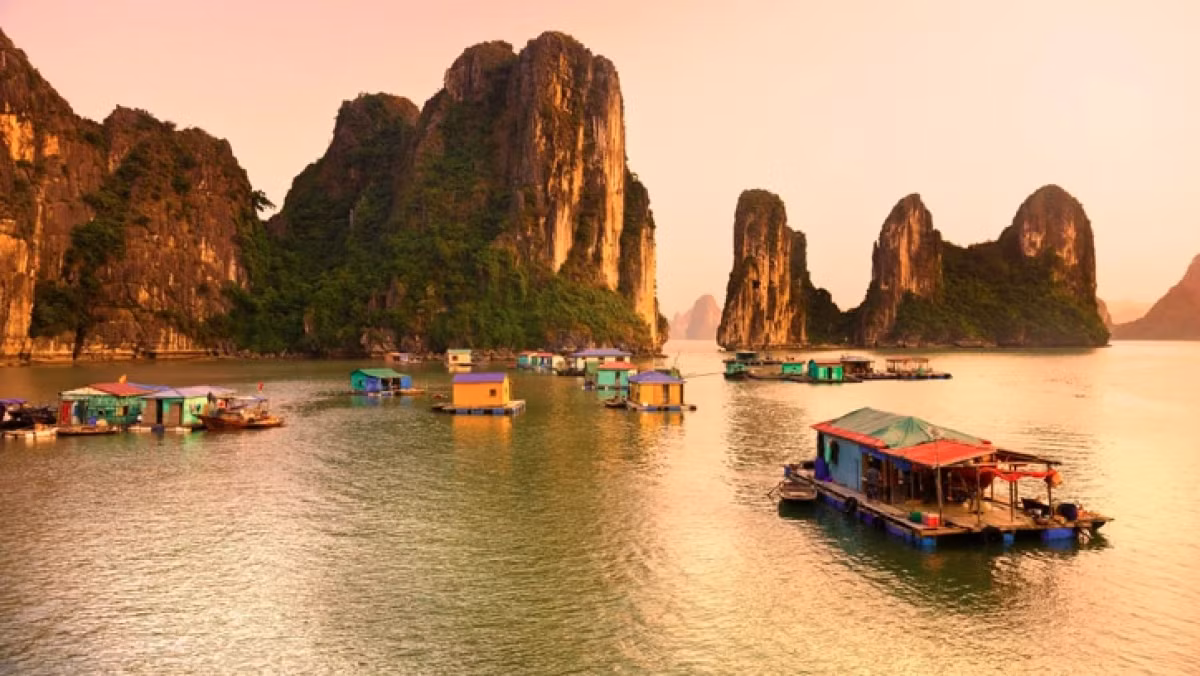 Cua Van fishing village among world’s 17 fairy-tale places -0