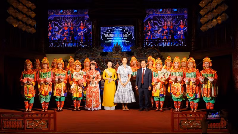 UNESCO Director-General visits Hue cittadel for the first time -0