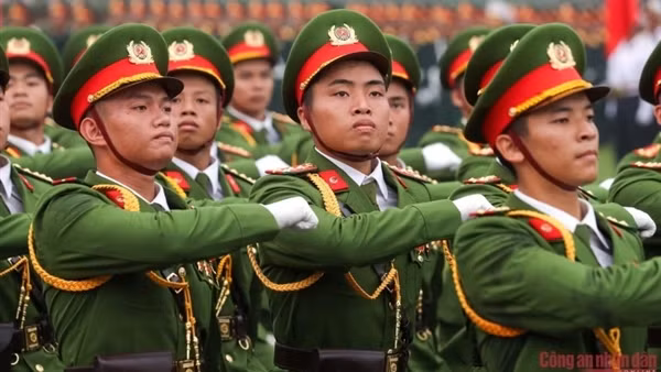 Deputy Minister Luong Tam Quang requests police forces to ensure security and safety for the 70th Anniversary of Dien Bien Phu Victory ảnh 4