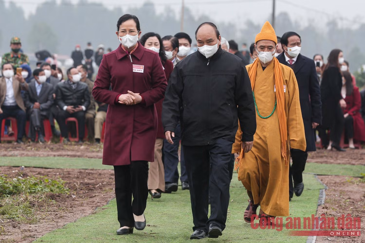 President Nguyen Xuan Phuc performs traditional New Year ploughing festival -3