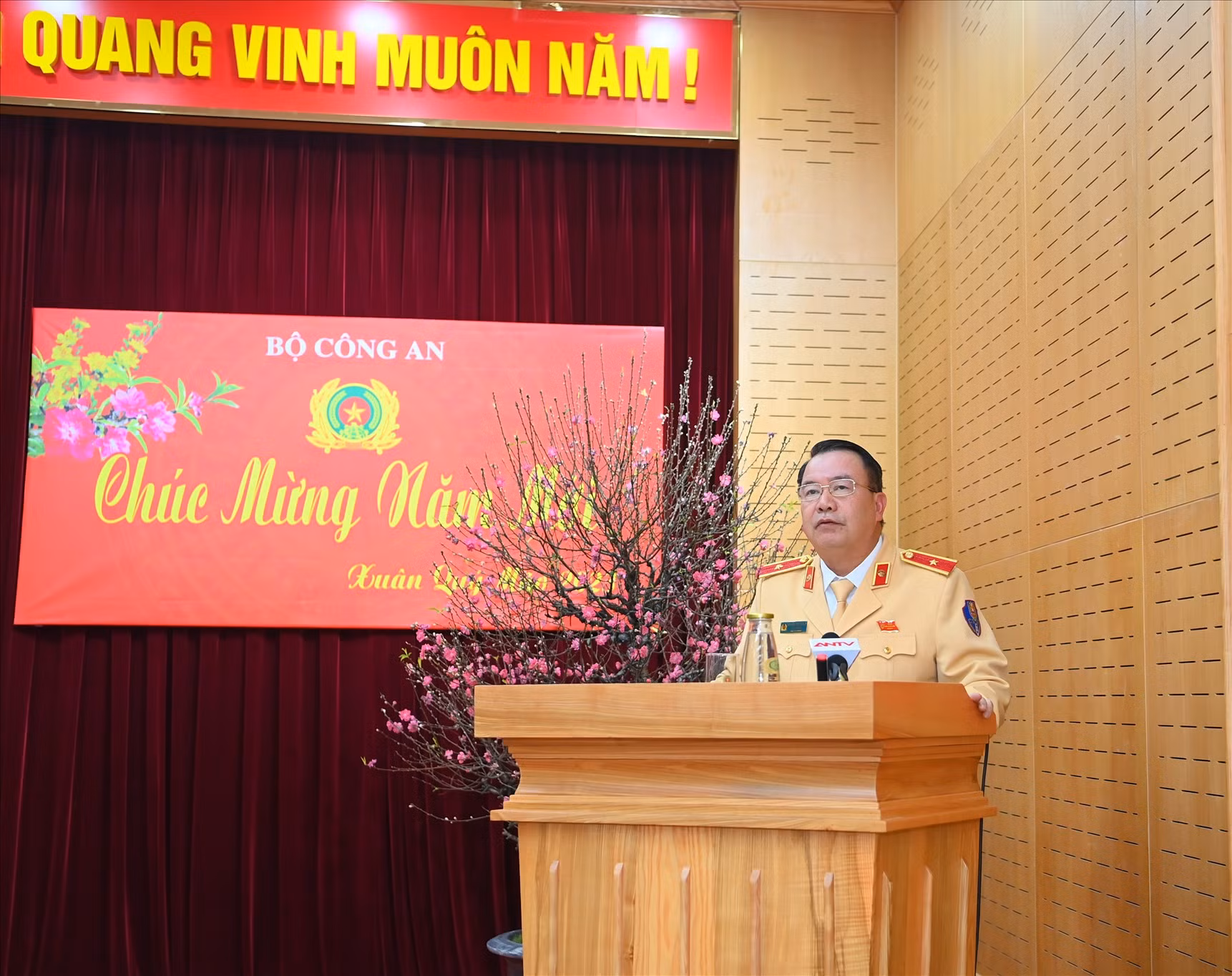 Traffic police take effective measures to reduce traffic accidents during Tet -0