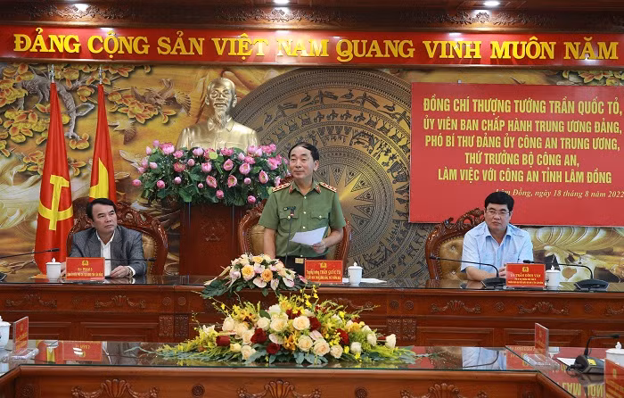 Deputy Minister Tran Quoc To works with Lam Dong Police Department -0