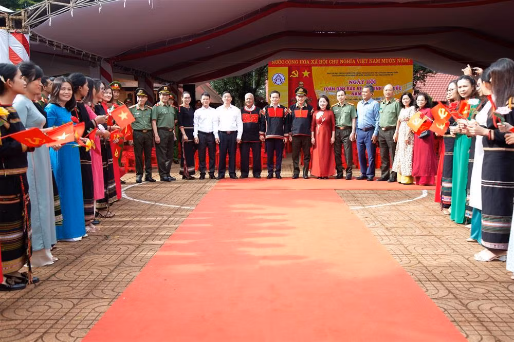 Deputy Prime Minister Tran Luu Quang attends “All People Protect National Security” Festival in Dak Lak -0