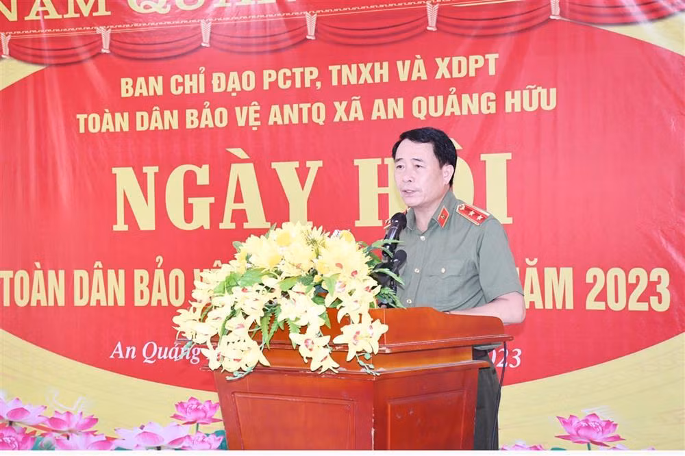 Deputy Minister Le Quoc Hung attends “All people to protect national security” festival in Tra Vinh -0