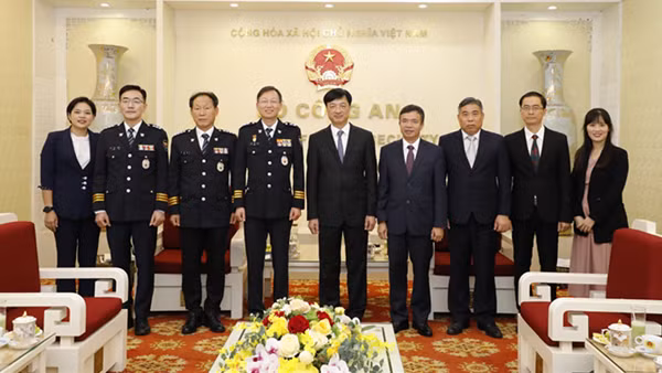 Ministry of Public Security summarizes 10-year implementation of Directive No.2 ảnh 4