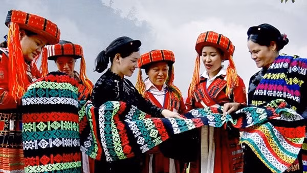 Festival to showcase traditional costumes of Vietnam's ethnic minorities -0