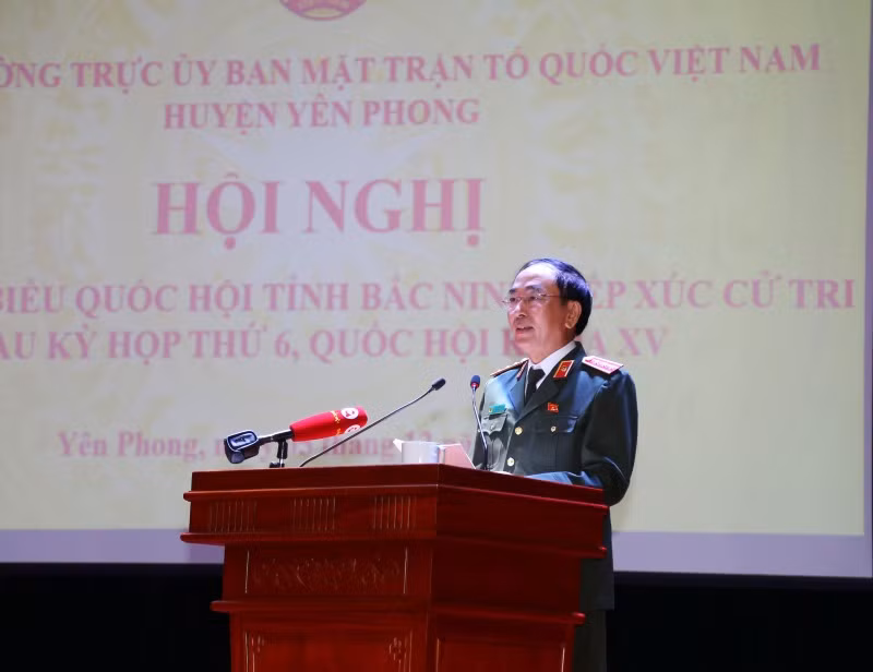 Deputy Minister Tran Quoc To meets voters in Yen Phong district of Bac Ninh -0