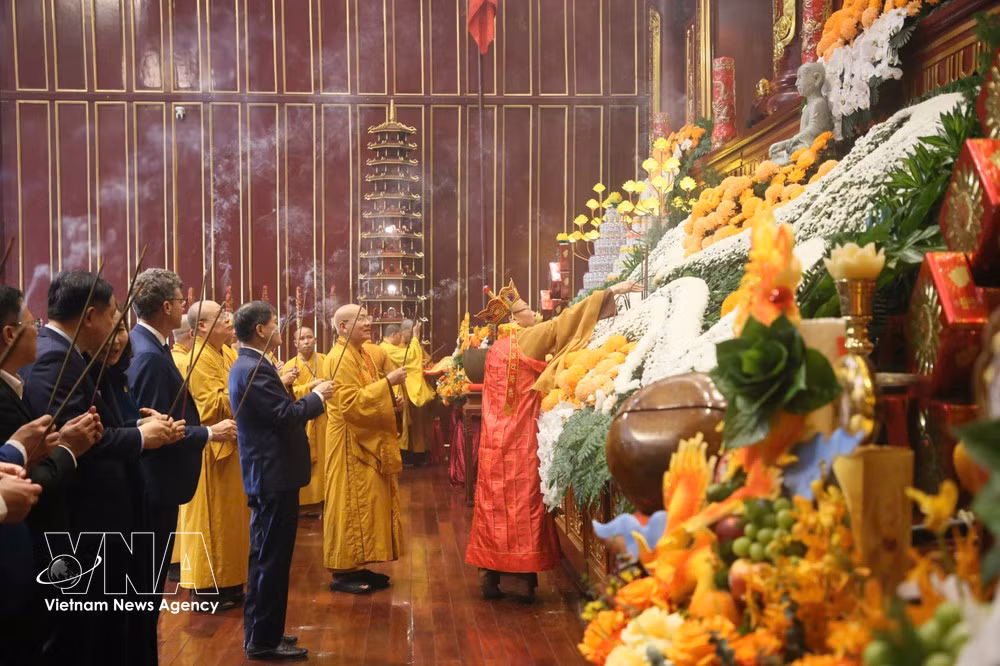 Yen Tu Spring Festival marks first festive season of world heritage site -0