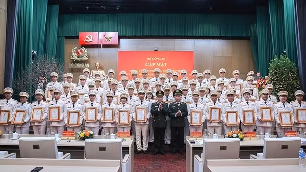 Deputy Minister Tran Quoc To visits former leaders of MPS ảnh 2