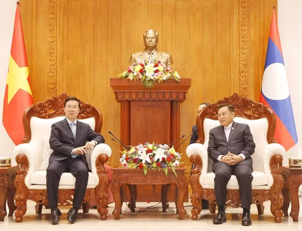 Vietnam’s senior officials visit Laos to attend celebrations of diplomatic ties anniversary -0