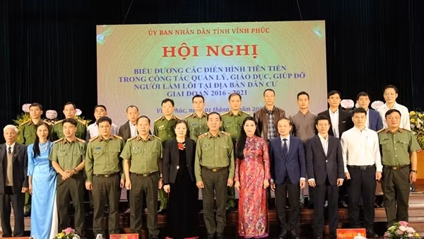 Ha Nam police help ex-prisoners find jobs ảnh 3