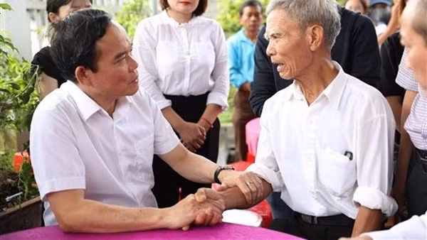 "Fatherland-recognized credit" Certificate granted to 6 martyrs in Dak Lak ảnh 2