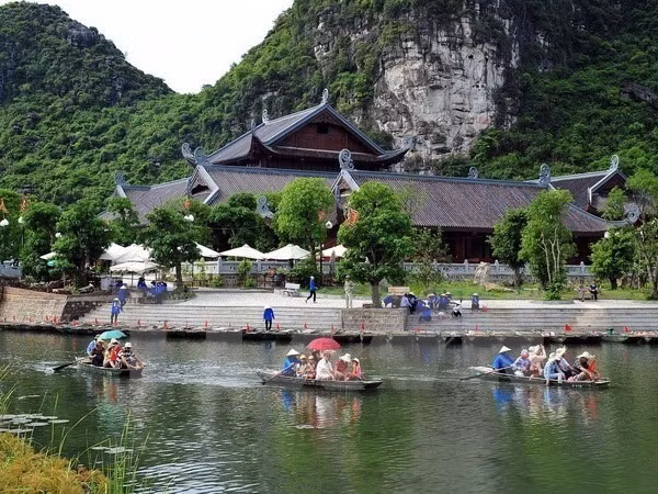 Travel companies see positive outlook but challenges lie ahead -0