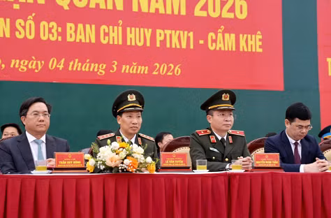 Deputy Minister Le Van Tuyen attends military enlistment ceremony in Phu Tho province -1