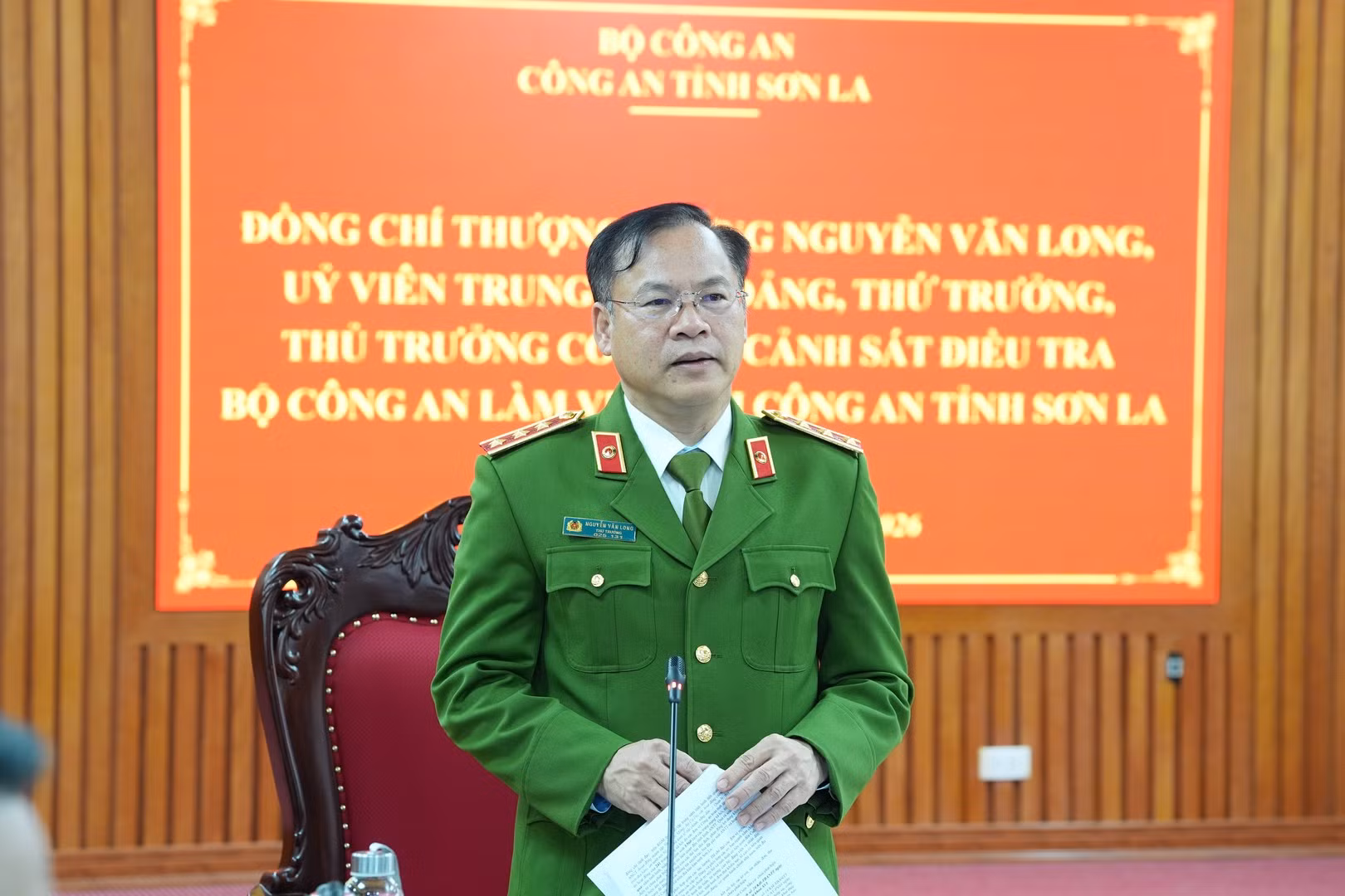 Deputy Minister Nguyen Van Long works with Son La Provincial Police Department -0