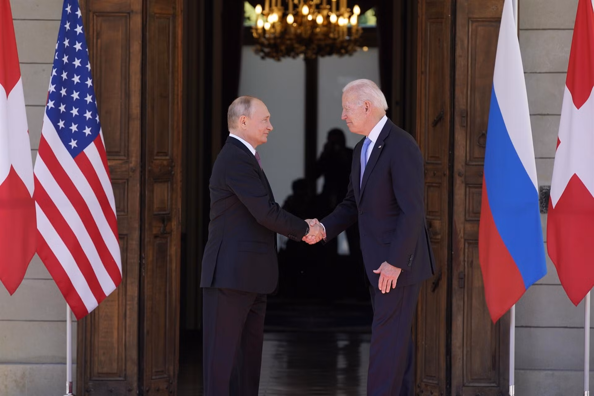 Biden agrees in principle to Ukraine summit with Putin -0