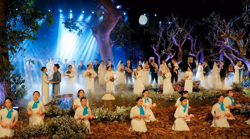 Mass wedding ceremony held for front-line medical staff -0