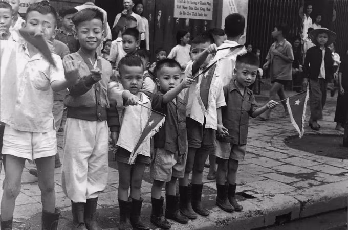Hanoi relives historic, liberating moment - 10