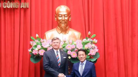 Minister Luong Tam Quang receives US Permanent Deputy Secretary of State 
