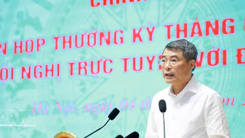 Government meeting reviews six-month performance, outlines tasks for second half