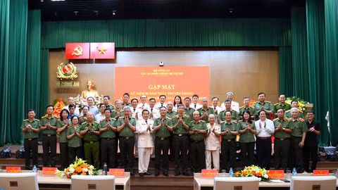 Building a revolutionary, regular, elite and modern Internal Political Security Force