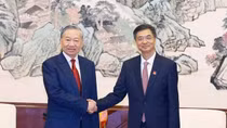 Top Vietnamese leader receives Secretary of Guangxi’s Party Committee