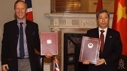 Vietnam, UK sign free trade deal