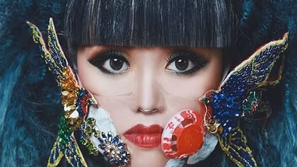 A creative mask for hopeful future 