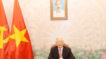 Top Vietnamese, Cambodian leaders hold phone talks