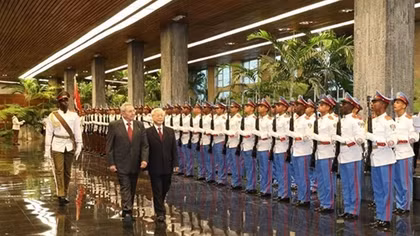 Party chief Nguyen Phu Trong has talks with Cuban leader Raul Castro
