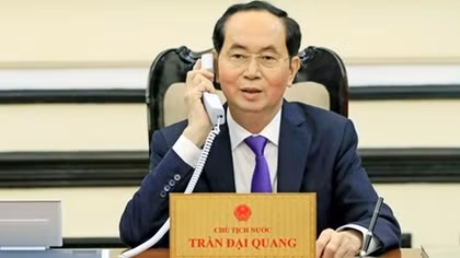 President Tran Dai Quang holds phone talks with Russian President