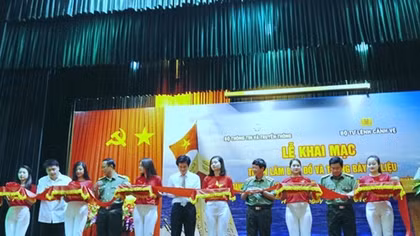 Exhibition on Hoang Sa and Truong Sa archipelagos in Hanoi