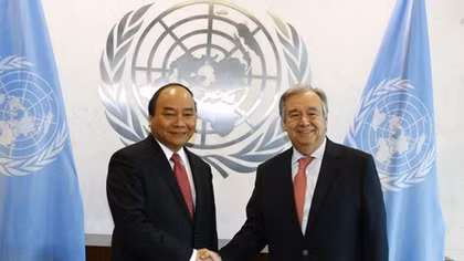 Vietnam brings into full play active role at multilateral forums