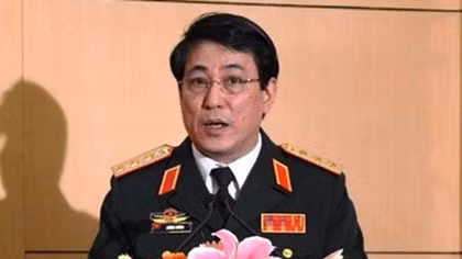 Senior Vietnamese officer receives Chinese guest