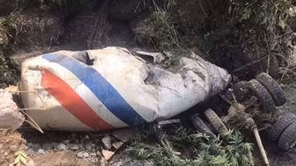 Concrete mixer truck-car crash kills 13 in Lai Chau