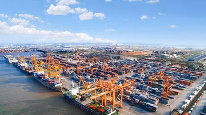 Lach Huyen port infrastructure construction project receives Innovative technique award