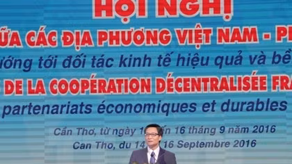 Vietnamese French localities beef up cooperation