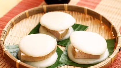 Banh day cakes, ancient symbols of gratitude