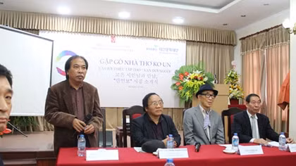 Poetry collection - candidate for Nobel Prize in Literature introduced in Hanoi 