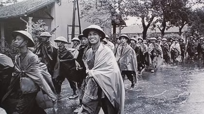 Photos of Hanoi's Liberation Day in 1954