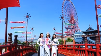 Top three Miss Vietnam 2018 join Sunrise Festival in Ha Long