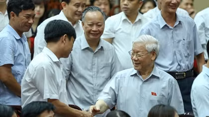 Party leader meets voters in Hanoi